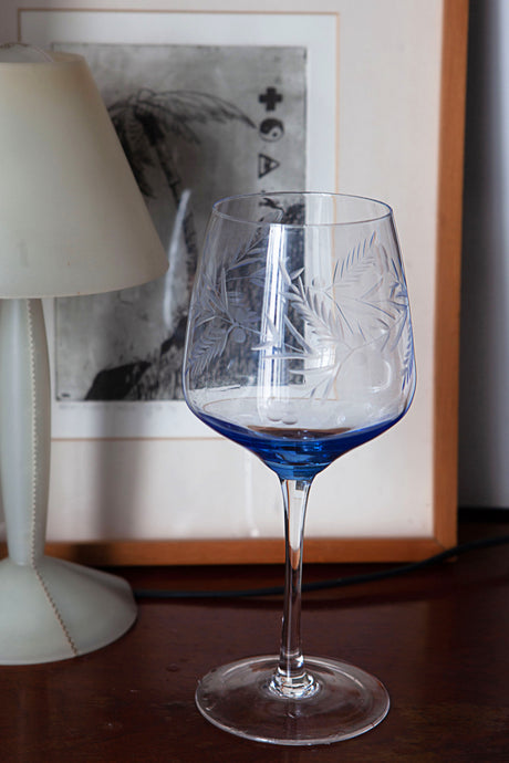 Set 6 Copas Riedel azul, diseño: “Flor y Espigas”.