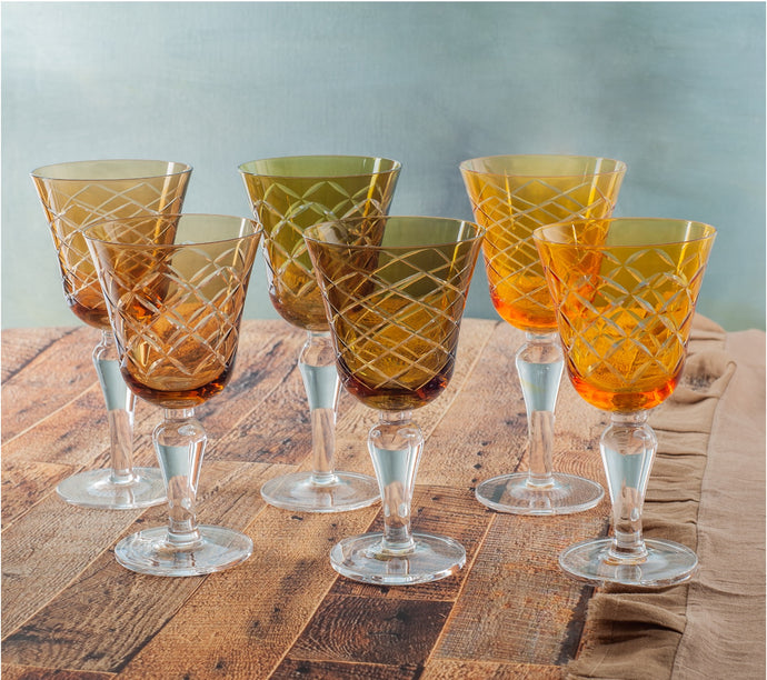 Copa Vino, diseño: “Cuttings”. 3 colores disponibles.