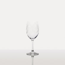 Cargar imagen en el visor de la galería, Copa de Vino Blanco, Cristal Italiano / Tallado: “Flor y Espigas”.