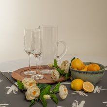 Cargar imagen en el visor de la galería, Jarro Agua o Pisco Sour / Tallado &quot;Flor y Espiga&quot;