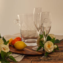 Cargar imagen en el visor de la galería, Set 6 Copas Champagne/ Tallado “Flor y Espigas”