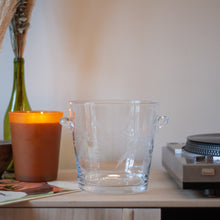 Cargar imagen en el visor de la galería, Hielera Diseño “Flor y Espigas" / manillas tipo "manitos"